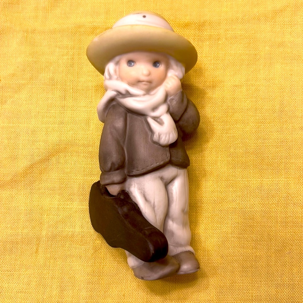 Kim Anderson’s Pretty as a Picture by Enesco figurine